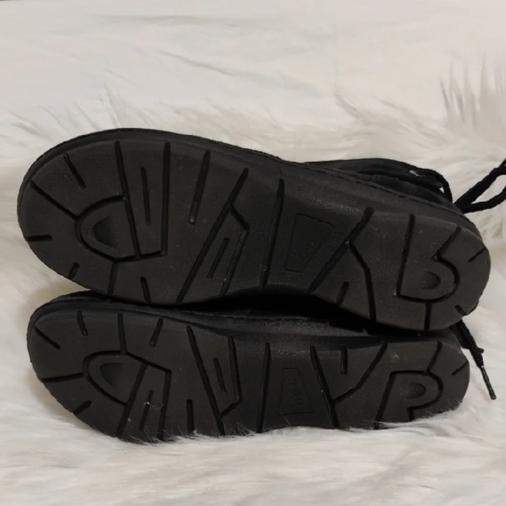 (#95) SALE! B.O.C. Born Black Suede Ankle Booties Sz.7 Hardly Worn